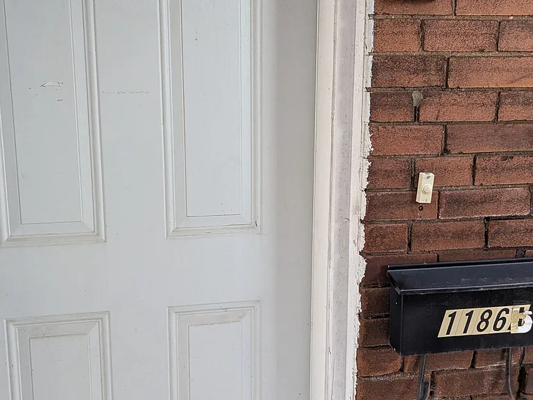 1186 Woodbine Ave #B — Photo 12