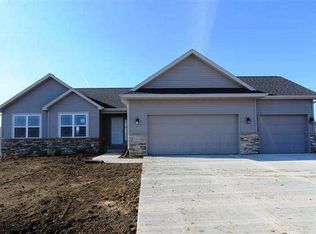 4834 Yellowstone Dr, Waterloo, IA 50701