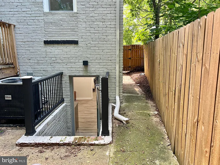 1114 45th St NE — Photo 12