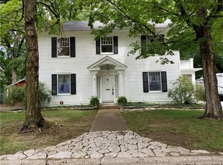 624 E 20th St, Alton, IL 62002