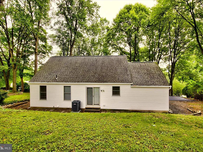 342 Sherry Ln — Photo 8