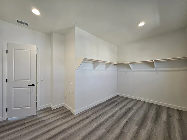 1355 Point Loma Pl — Photo 17
