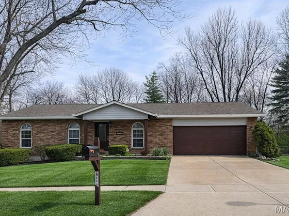 4452 Dantonaire Pl, Saint Louis, MO 63128