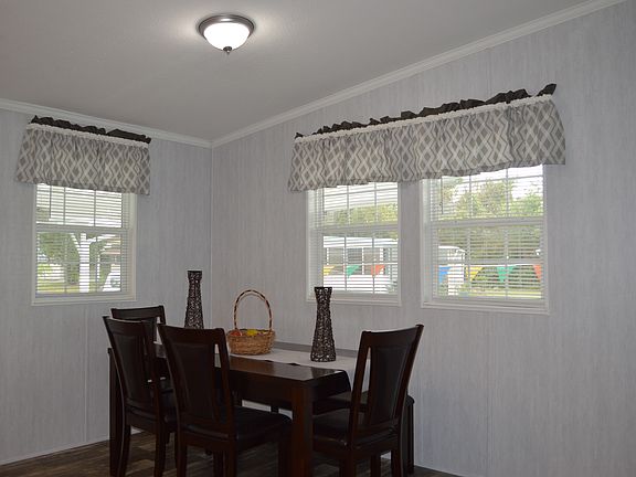 2nd image of 116 Sunnybrook Cir S