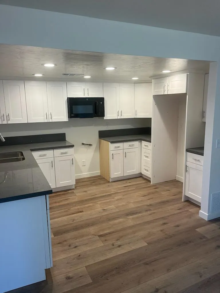 3 bed, 2.5 bath, 1400 sqft, $3,300 — Photo 1