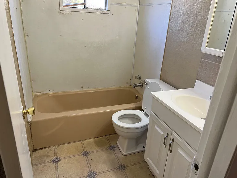 1200 Trimble Ave — Photo 7