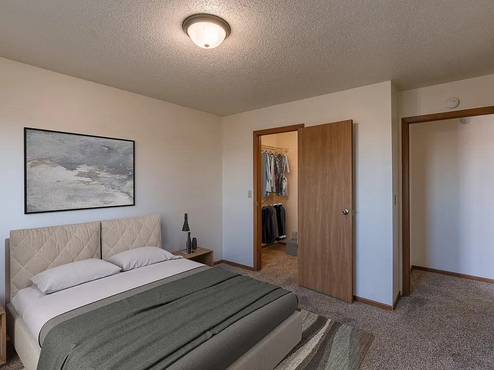 Fargo, ND Auburn II Apartments | Bedroom