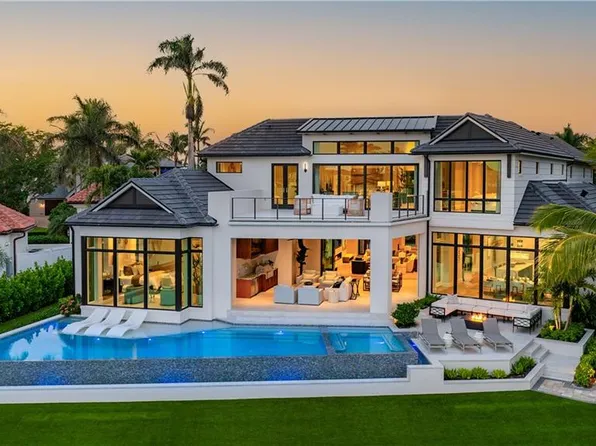 3131 Gin LN, NAPLES, FL 34102