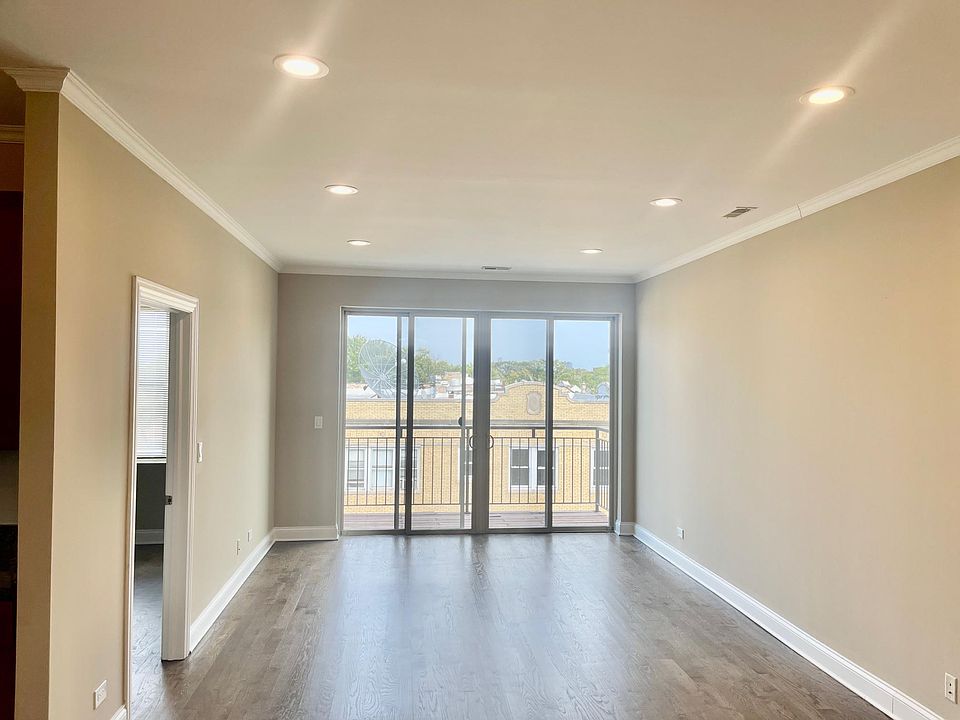 1st image of 4300 N Kedzie Ave Unit 401