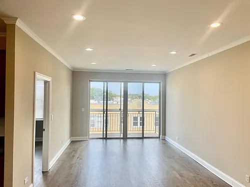 4300 N Kedzie Ave #401 Photo 1