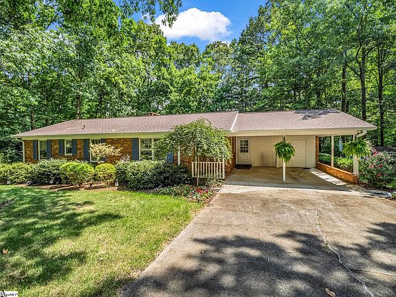 3rd image of 104 Dill Cir