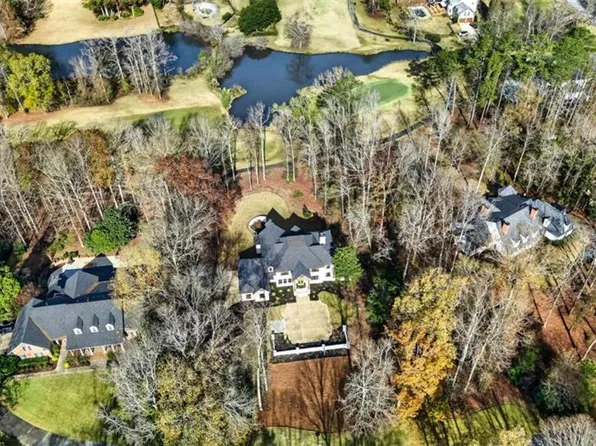 450 Birkdale Dr, Fayetteville, GA 30215