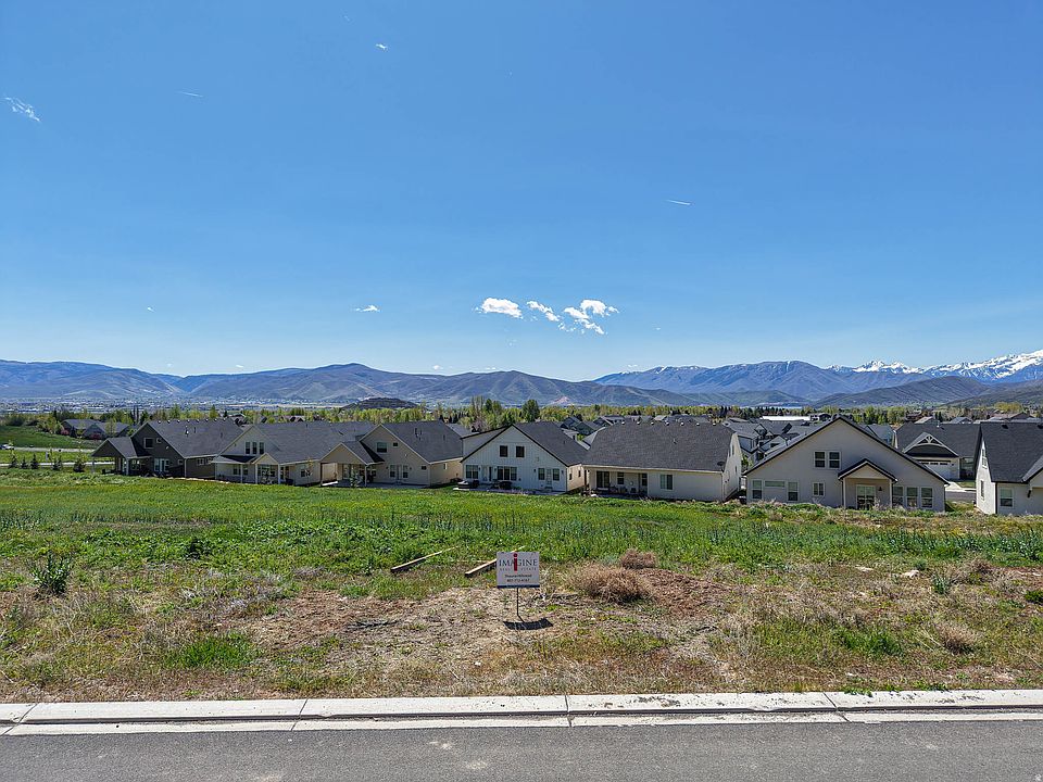 1st image of 1615 N Cambridge Dr
