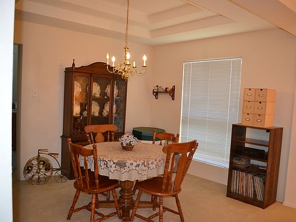 5th image of 7705 Amsterdam Ln