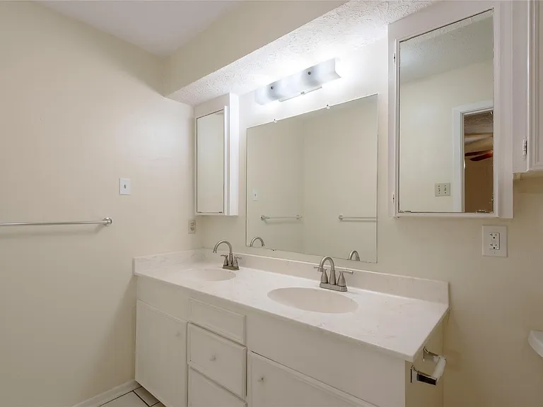 138 Summer Pl #B — Photo 14