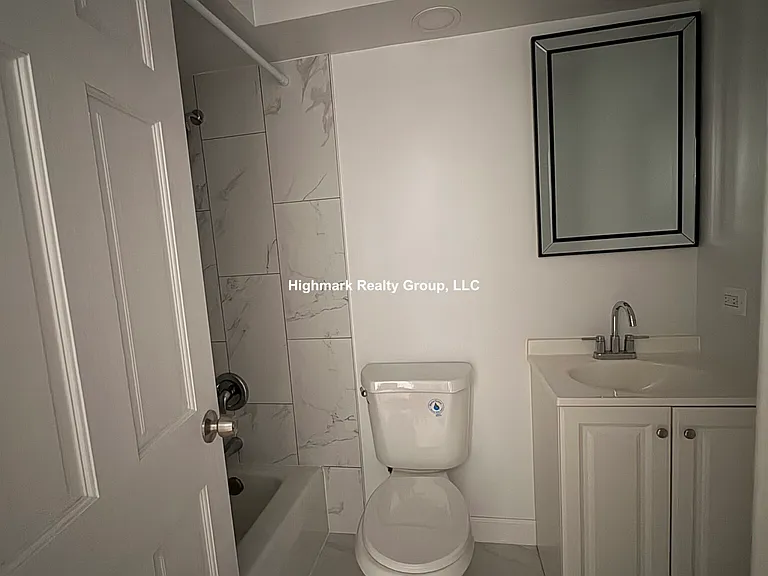 6830 N Sheridan Rd #669 — Photo 5