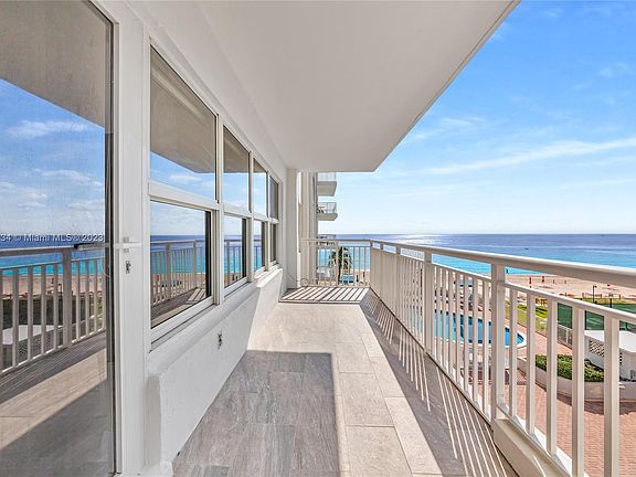 2nd image of 3850 Galt Ocean Dr APT 302