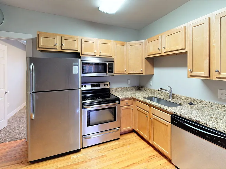 1651 N Pearl St — Photo 2