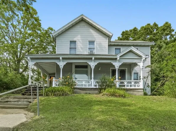 126 W Cedar St