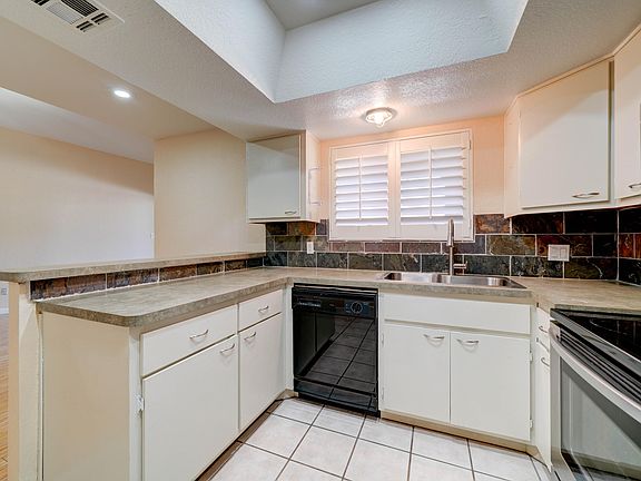 4th image of 1402 S Jentilly Ln Unit 206