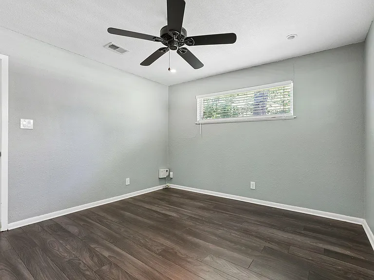 4523 Avenue H #B — Photo 13