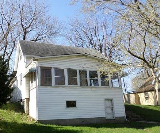 2nd image of 1235 Nelson Ave