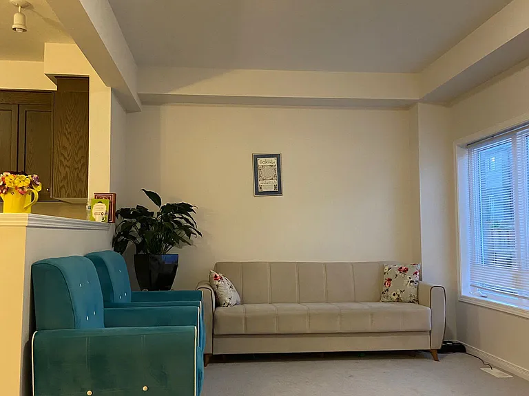 305 Tall Grass Cres — Photo 4