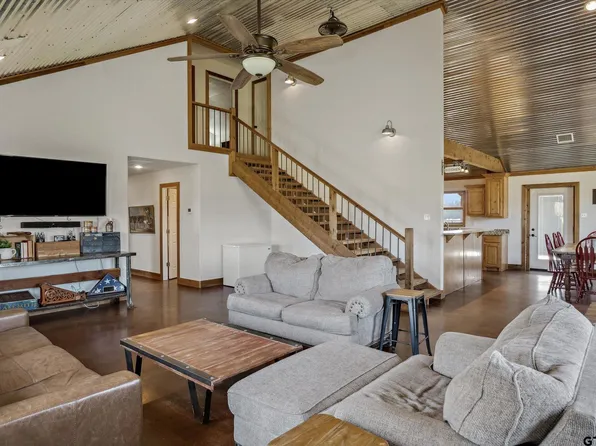 2042 Vz County Road 4123, Canton, TX 75103