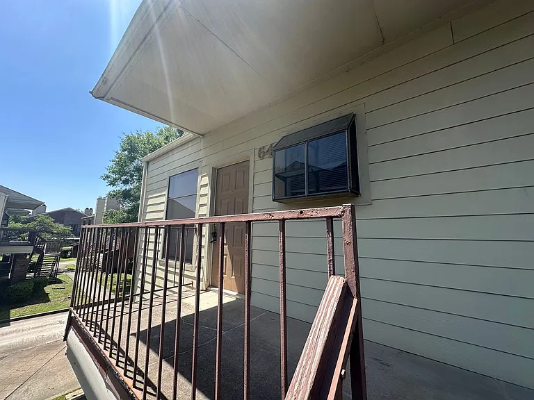 7901 Cambridge St — Photo 31