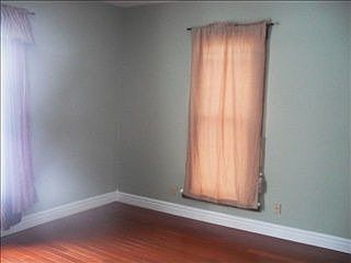 4th image of 1109 E Jackson Blvd