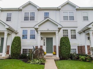 584 Holiday Ln, Hainesville, IL 60073