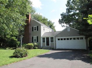 13 Cottage Pl, Trumbull, CT 06611