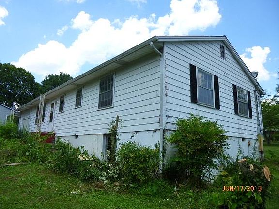 4th image of 4717 NE Washington Pike