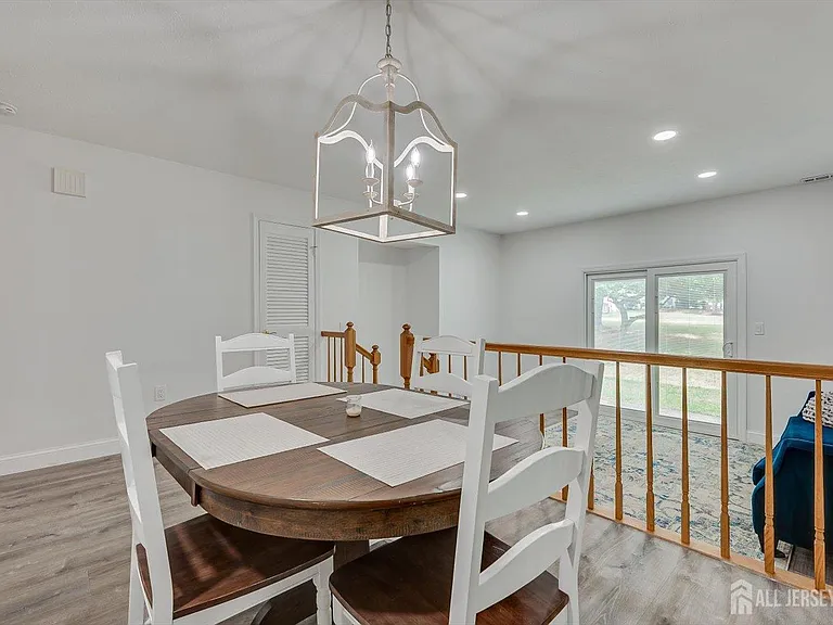 822 Darlington Dr — Photo 10