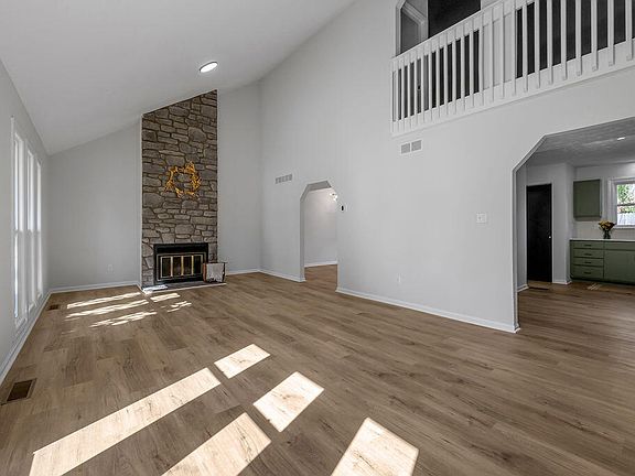 4th image of 1117 Spring Run Rd