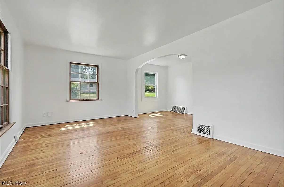 2 bed, $1,300 — Photo 4