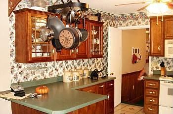 3rd image of 412 Warren Cir