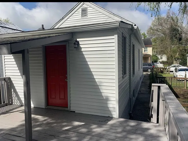2020 Mackoy St — Photo 11