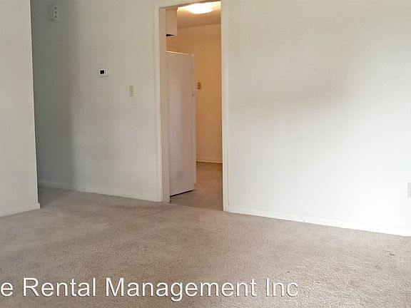 2nd image of 32 Hemlock Dr NW