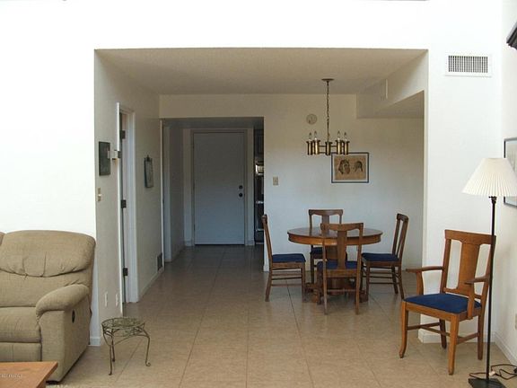 4th image of 11 Pioneer Ct