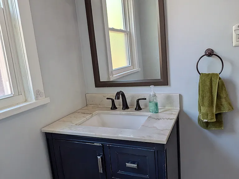32 Pawling Ave — Photo 9