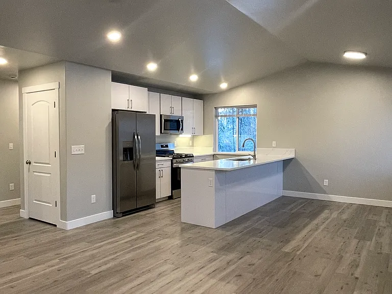 6150 W Karen St #2-4 — Photo 14