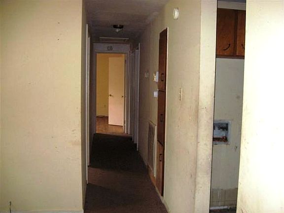 5th image of 231 Oakridge Dr