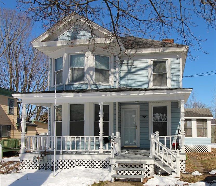 1st image of 217 W 2nd St S
