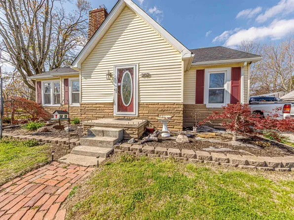 202 E 4th St, Lynnville, IN 47619