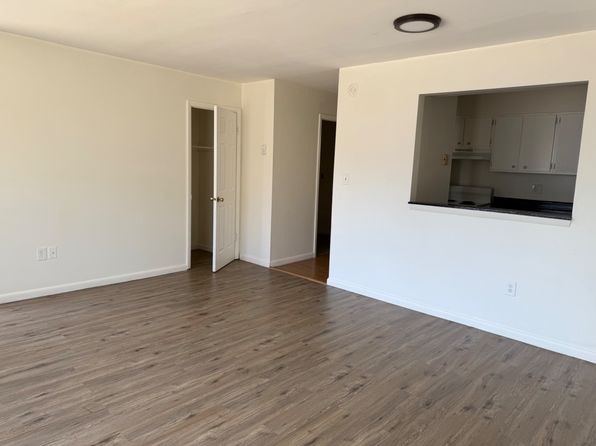 60 E Main St APT 10