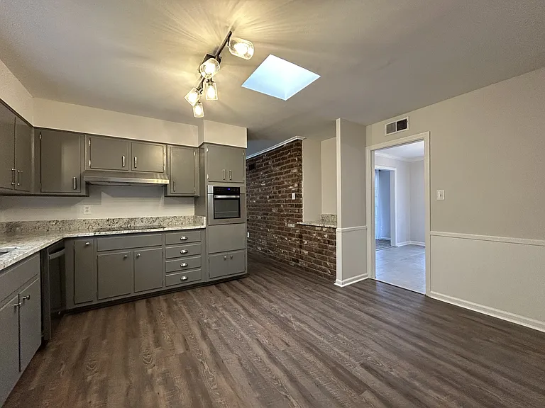 609 Windsor Rd — Photo 11