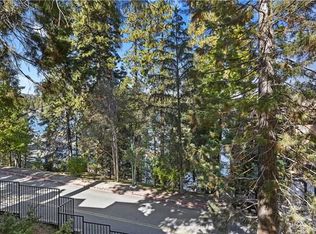 109 Village Rd #1, Lake Arrowhead, CA 92352