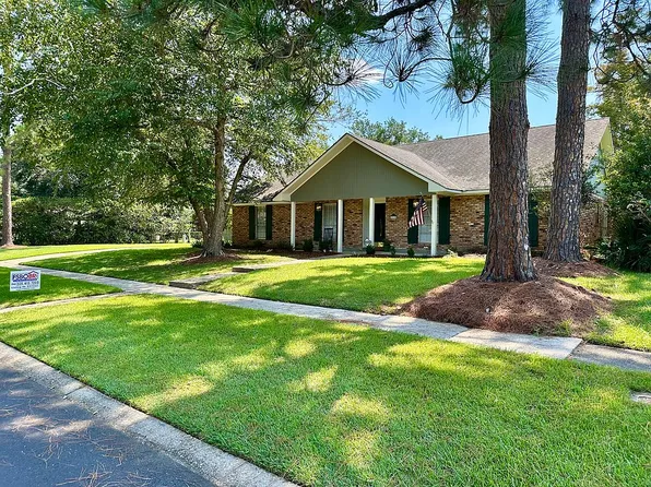 912 N Coventry Dr, Baton Rouge, LA 70808