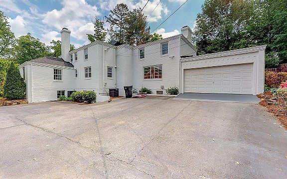 5th image of 370 Forest Cir